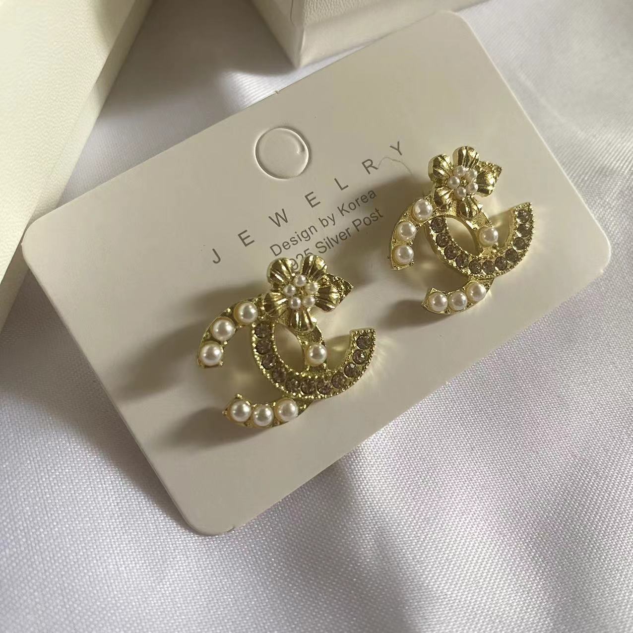 Big sale! New Chanel earrings