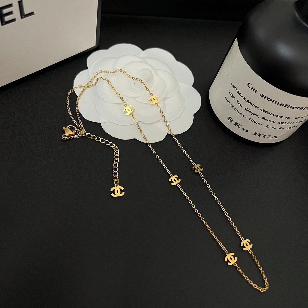 X543 Chanel necklace