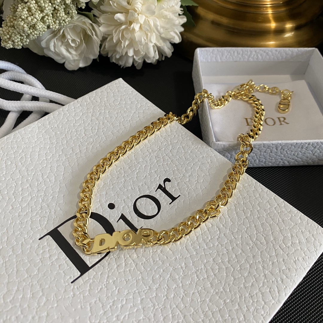 B631 Dior choker necklace