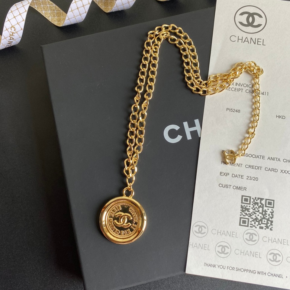 B398  Chanel necklace