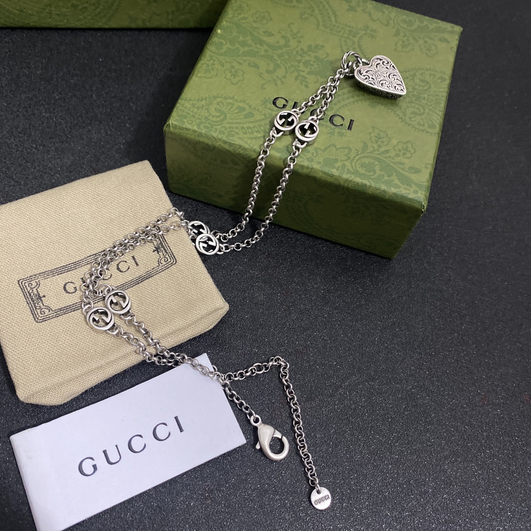 B625 Gucci necklace