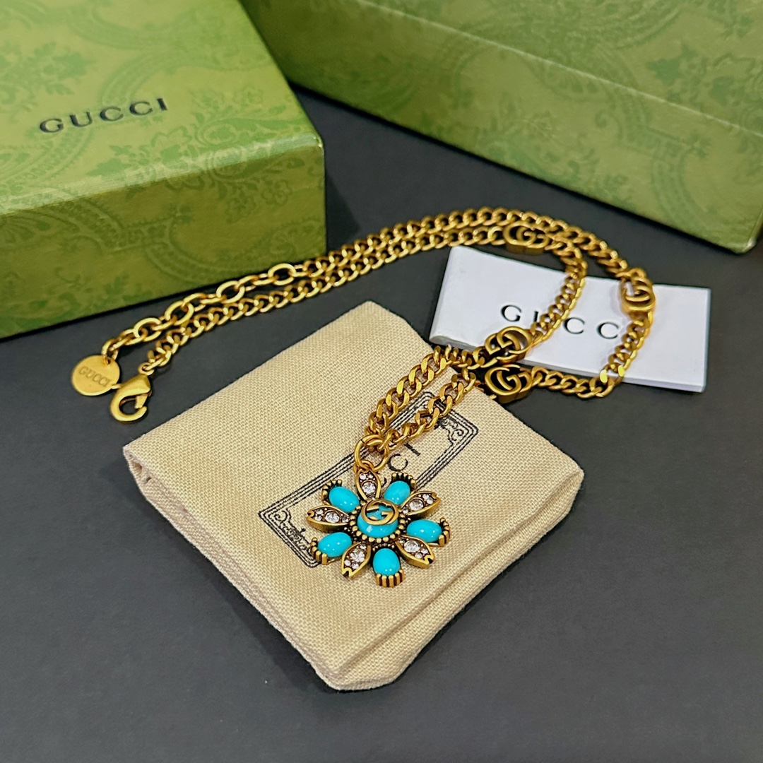 B083  Gucci necklace