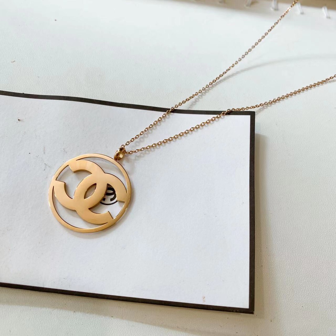 Chanel necklace 112665