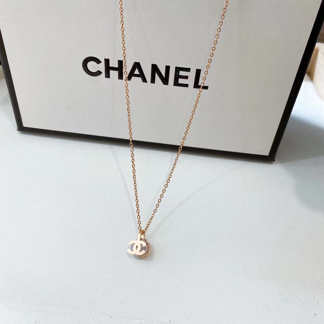 Chanel necklace 112657