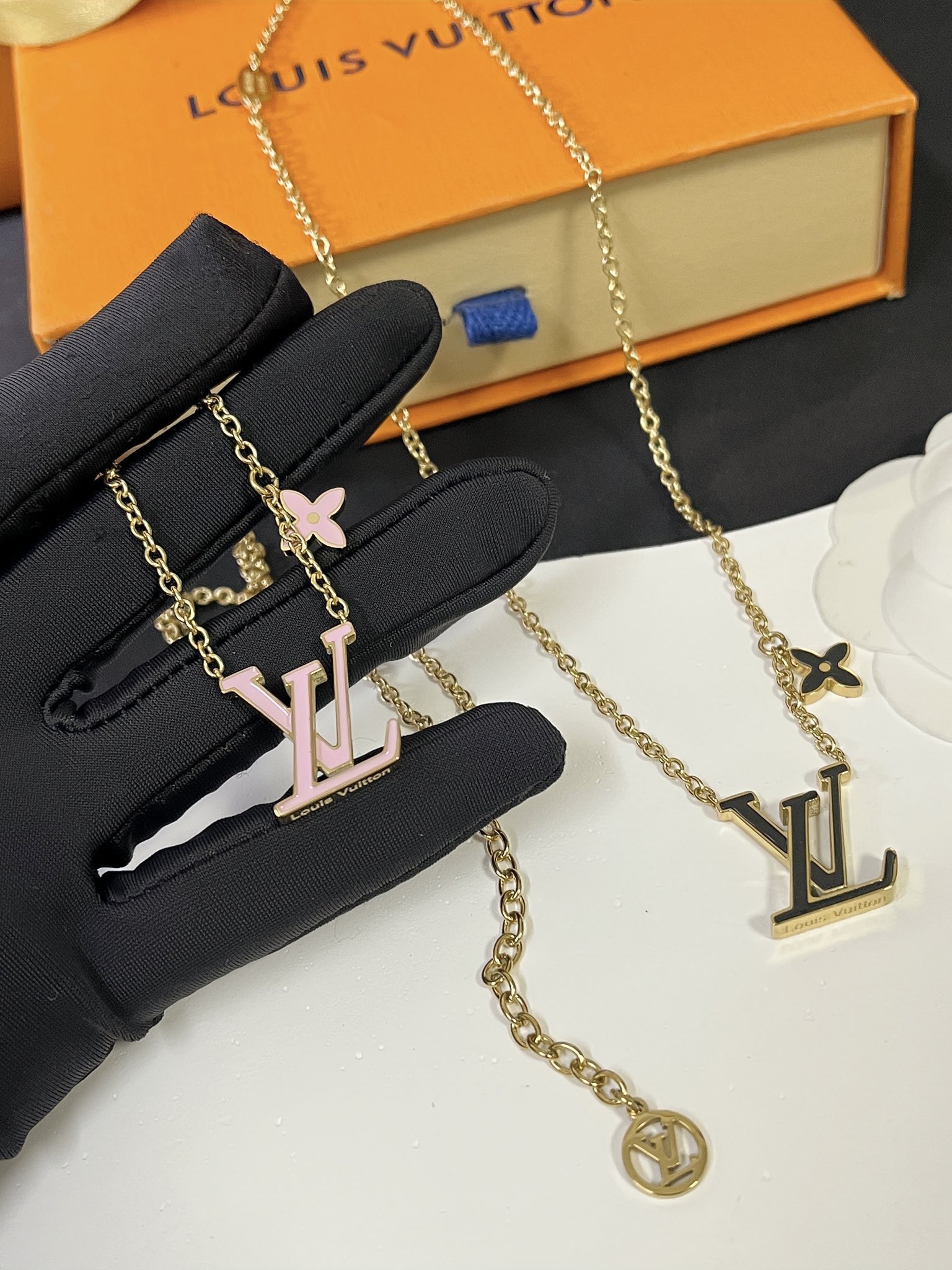 X554  LV Louis vuitton necklace