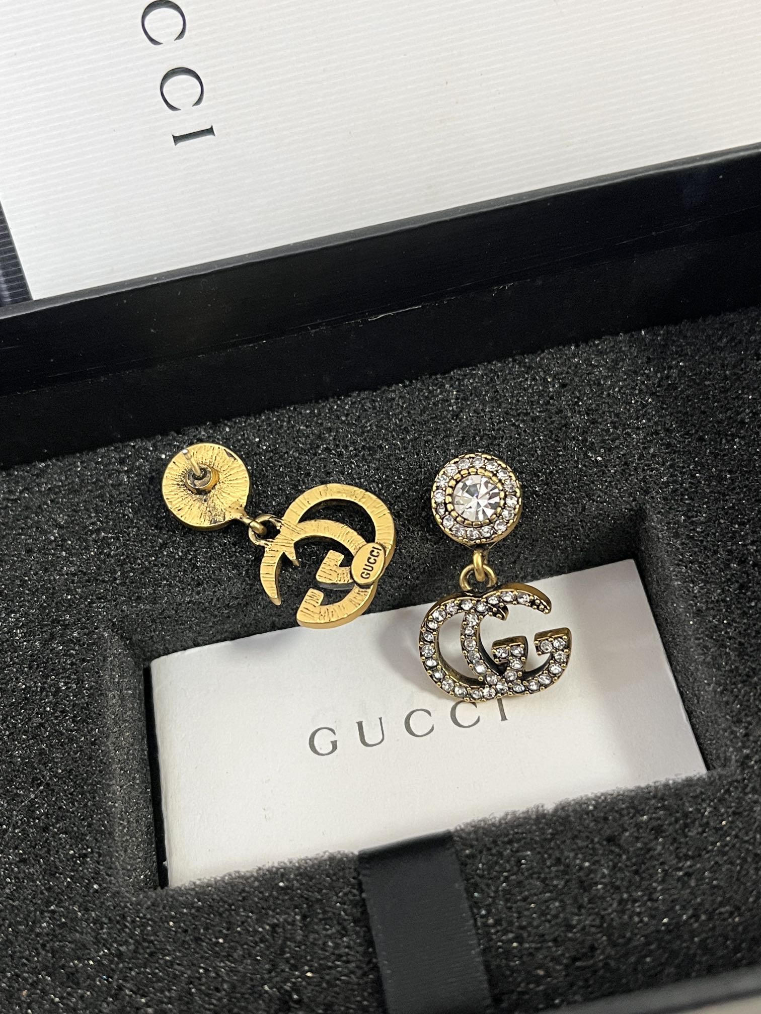 A946  Gucci earrings