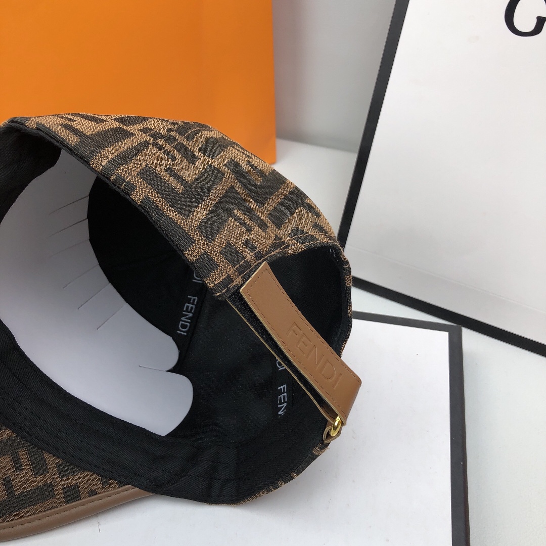 Fendi cap 112762