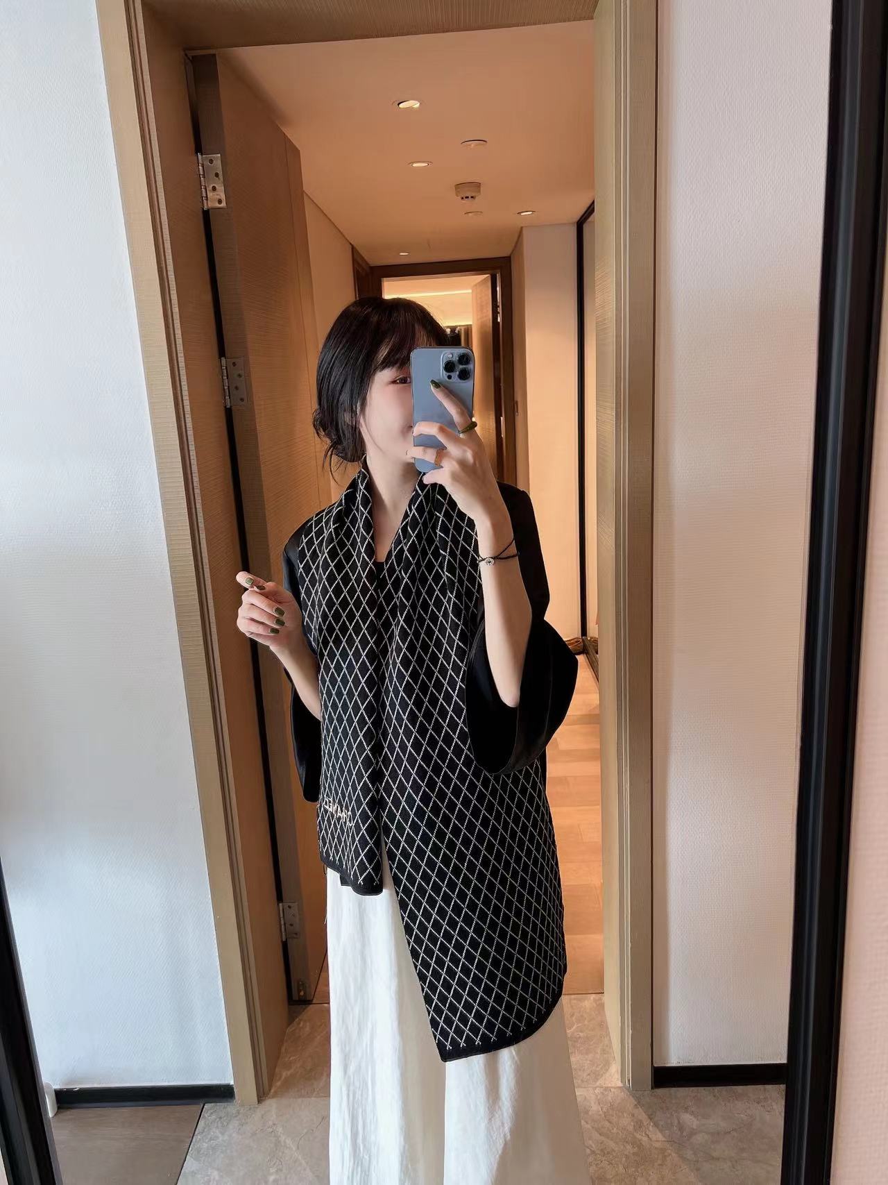 Chanel cashmere Scarf 112754