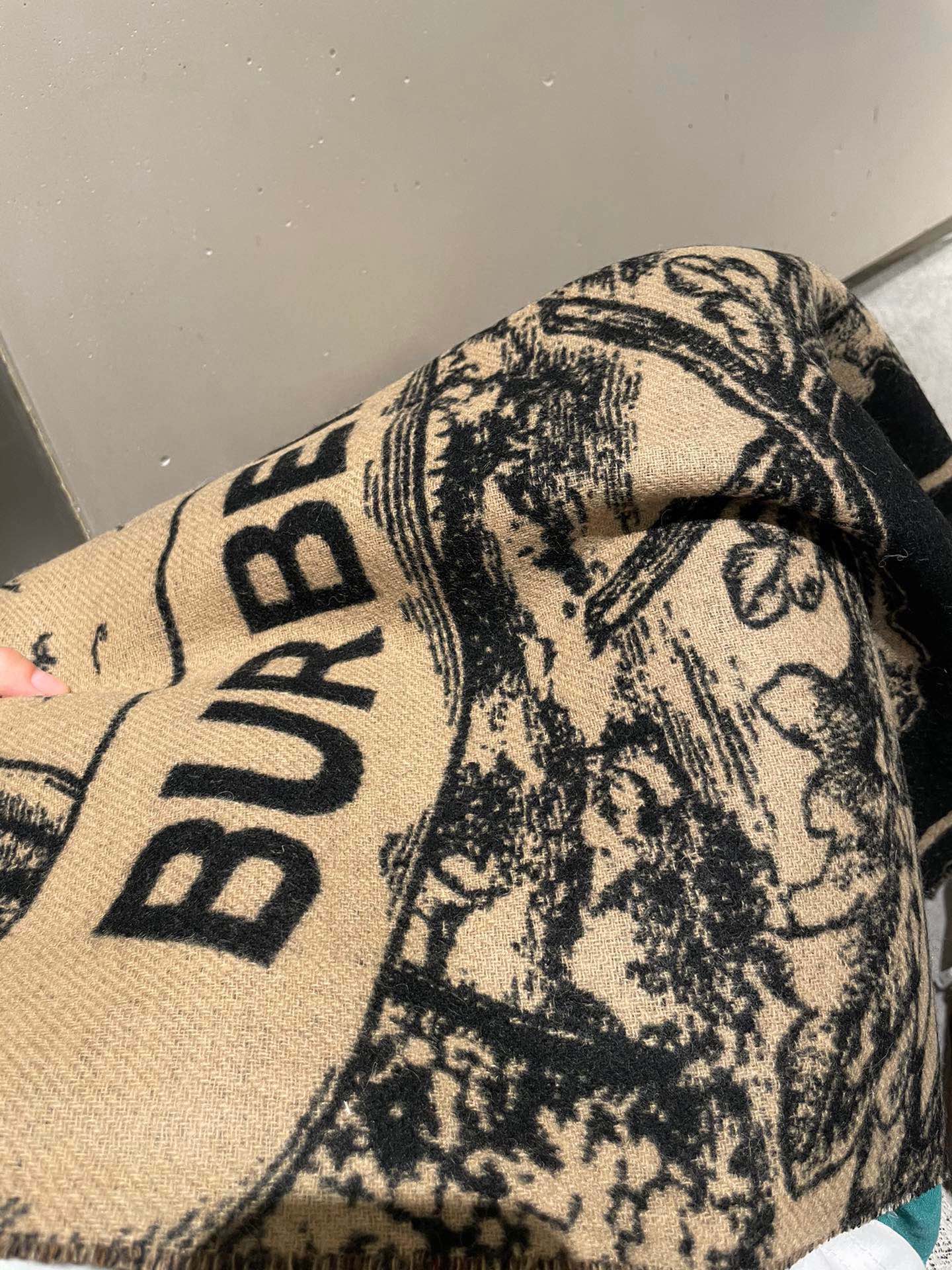 Burberry cashmere Scarf 112750
