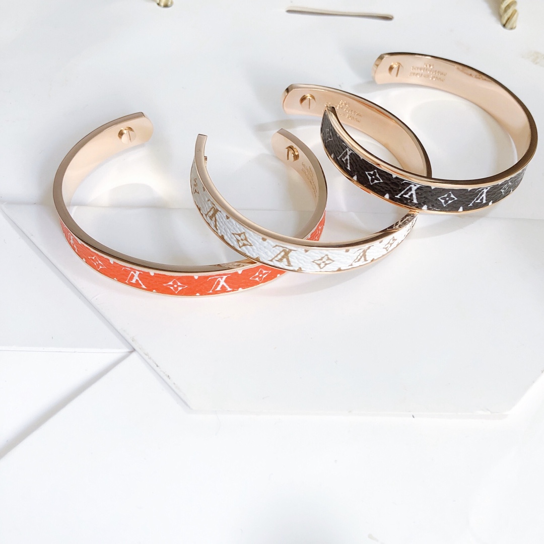LV bracelet 112810