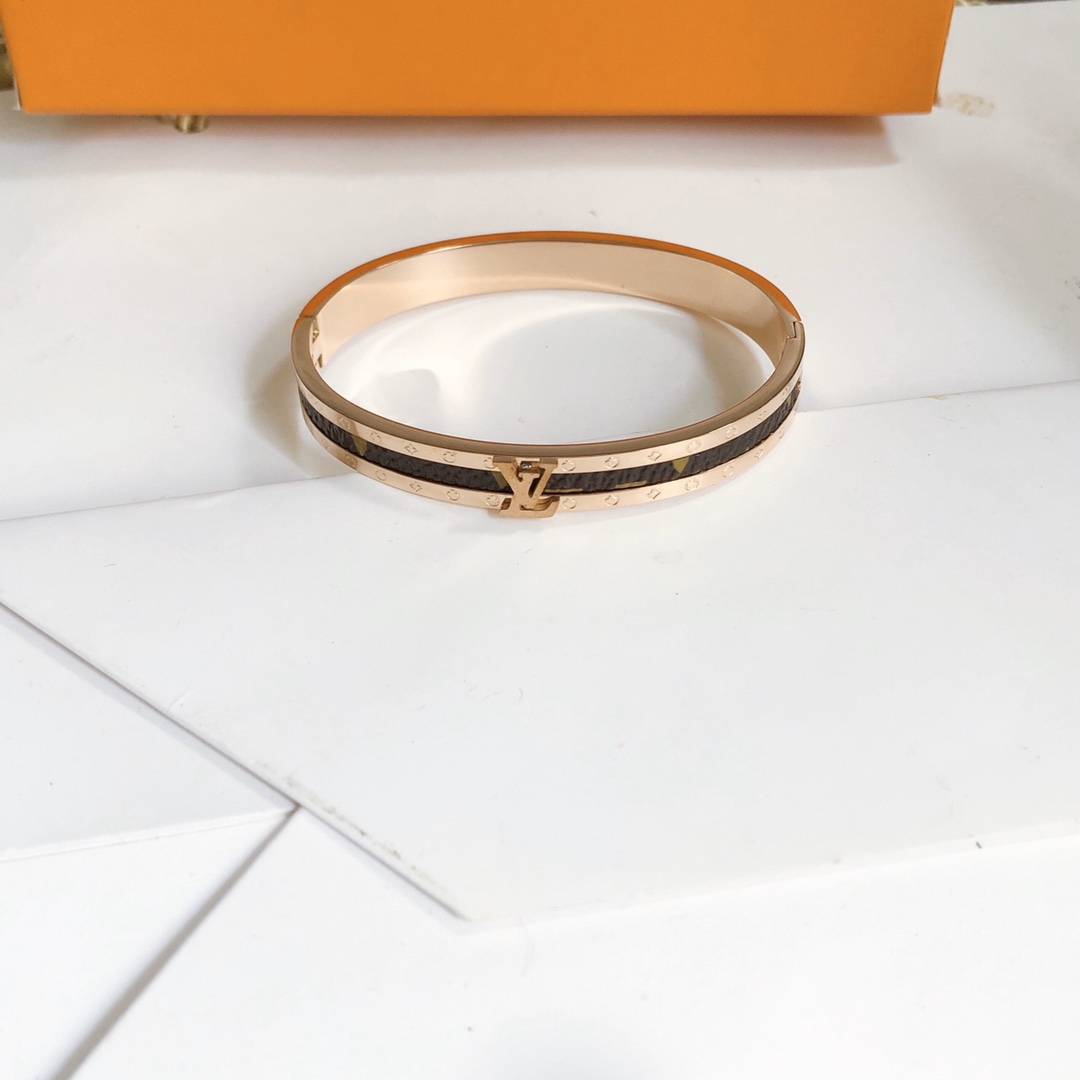 LV bracelet 112805