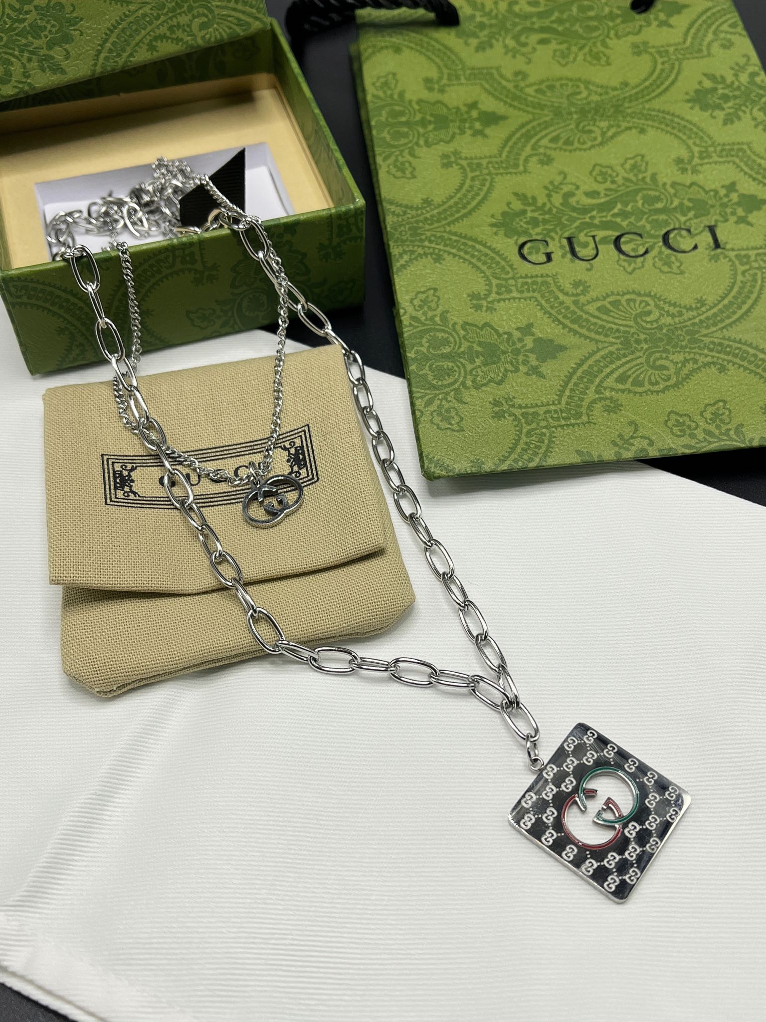 X559 GUCCI necklace