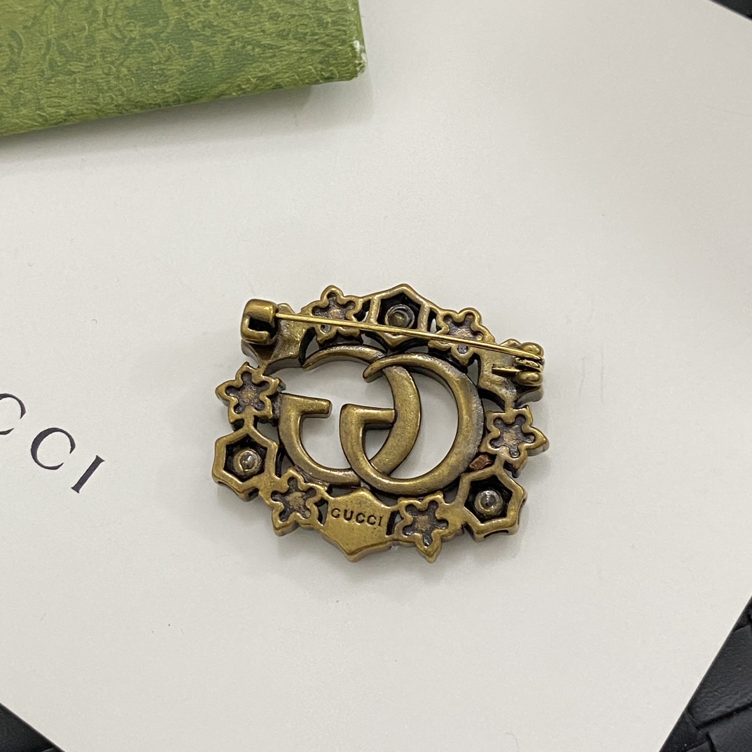 C355 Gucci brooch