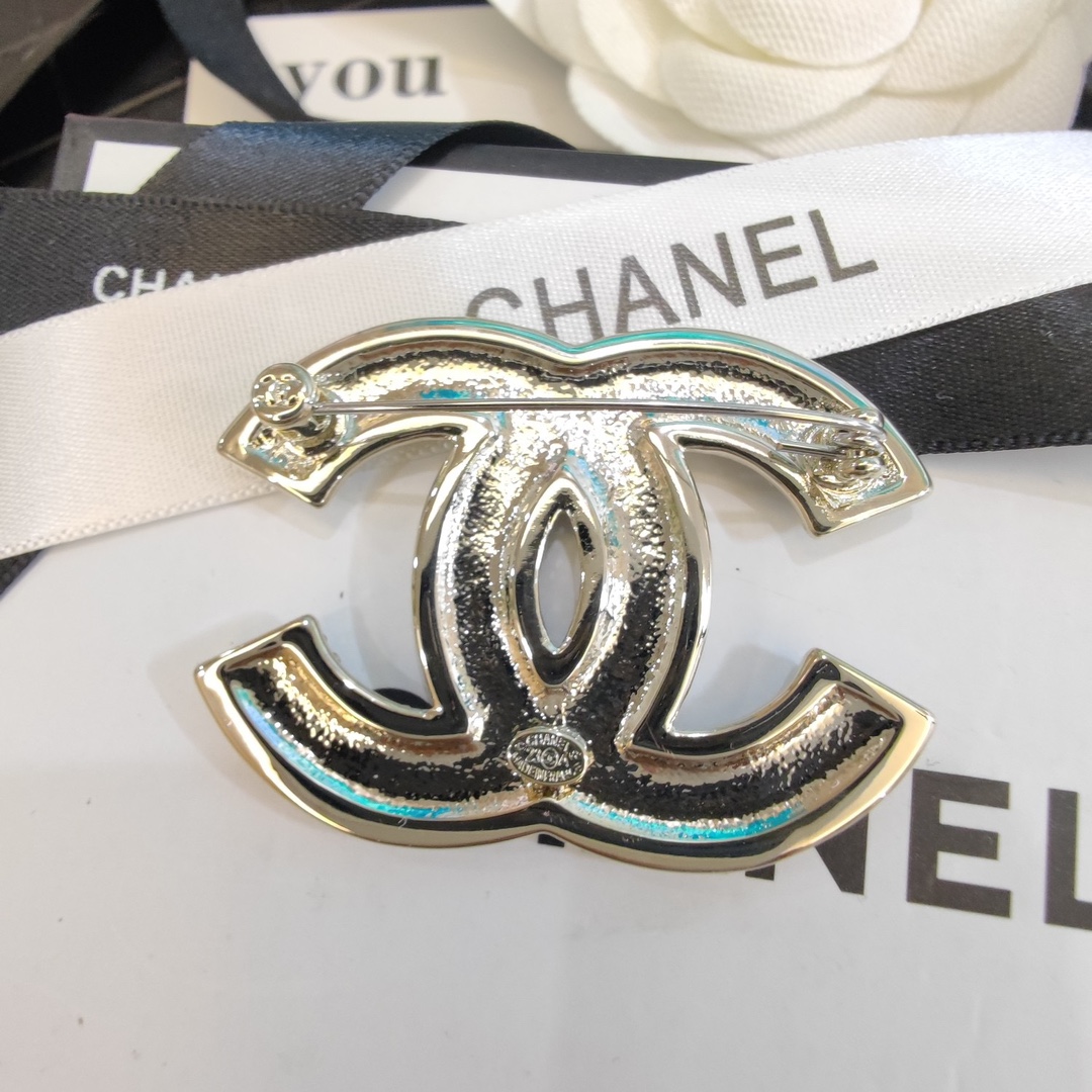 C150  Chanel brooch