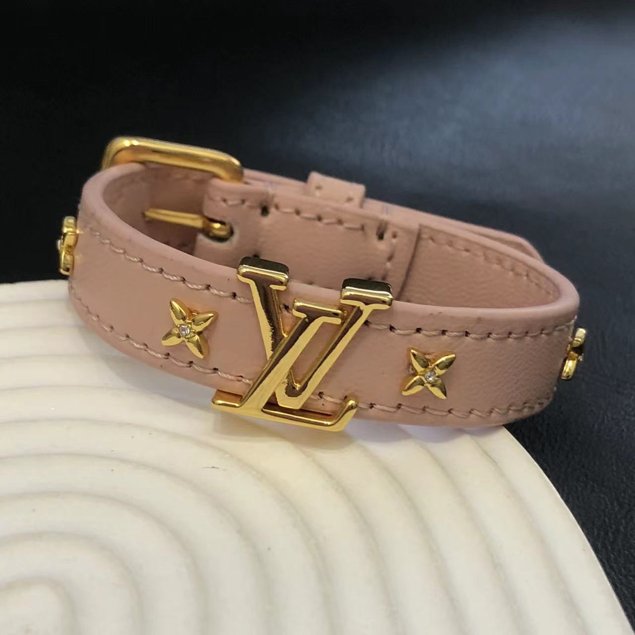 H9904 LV Leather bracelet