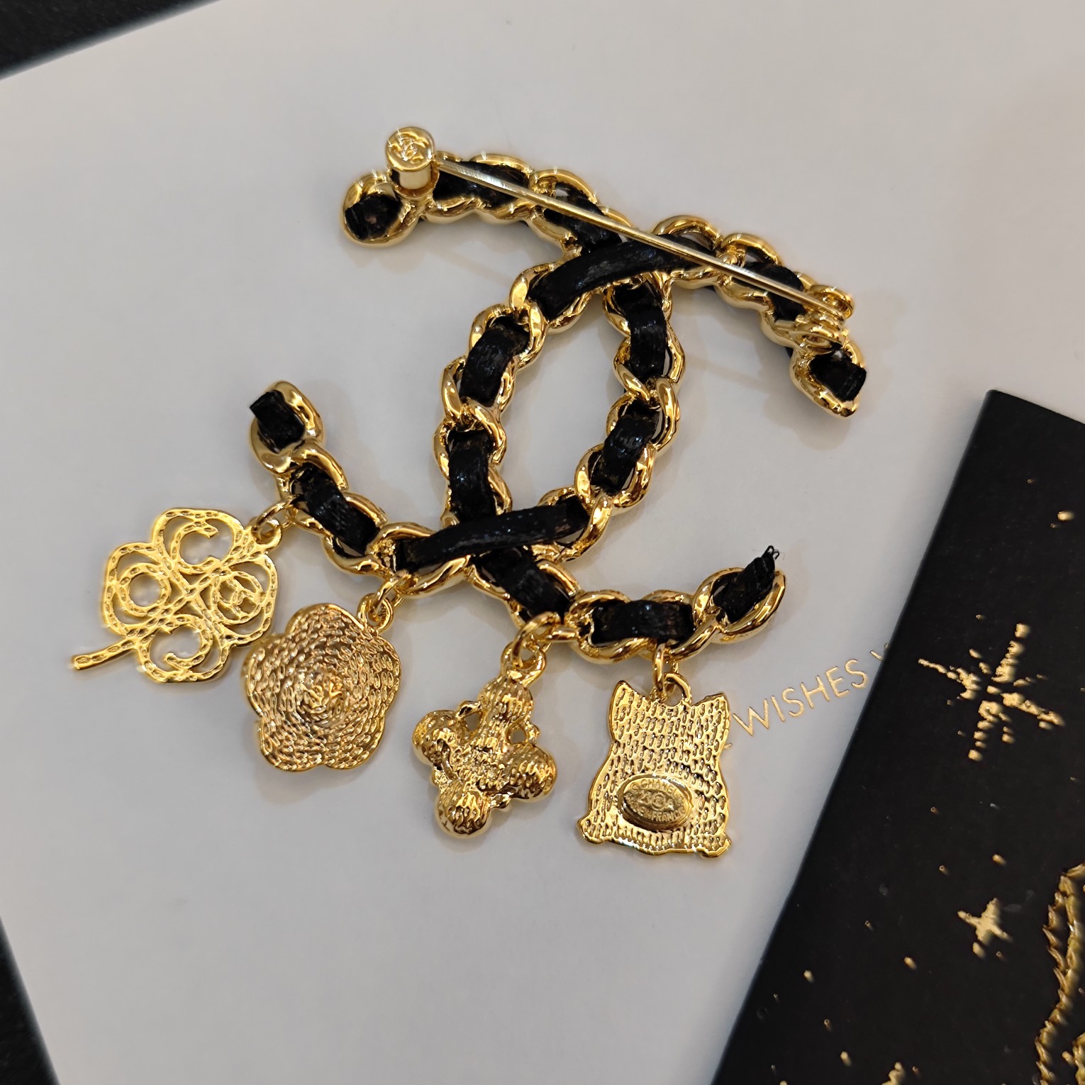 C359 Chanel brooch