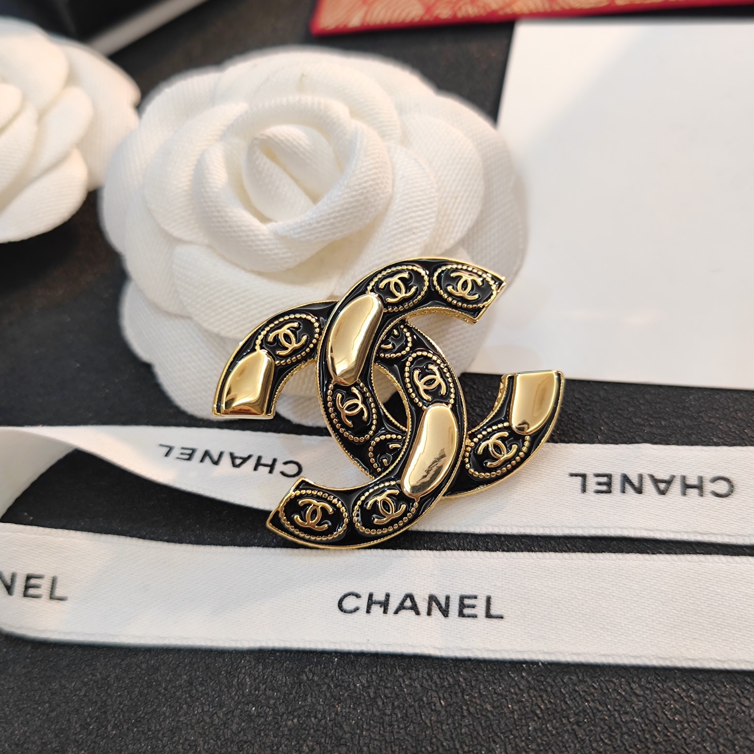 C266 Chanel brooch