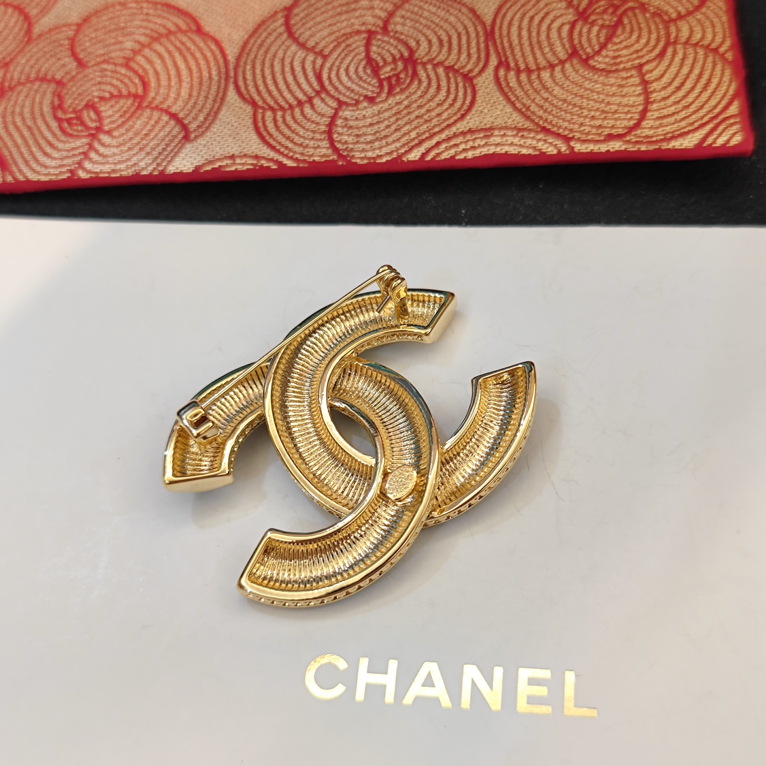 C266 Chanel brooch