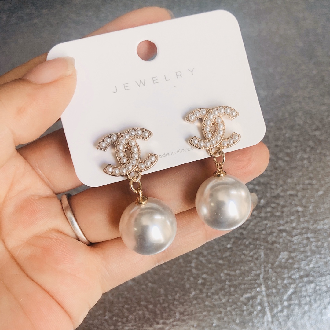 Chanel pearls earrings 112987