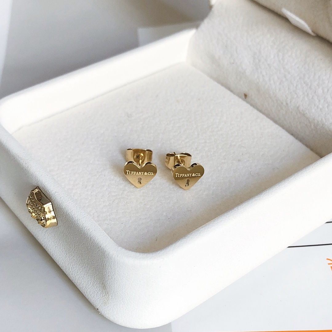 Tiffany gold heart earrings 112986