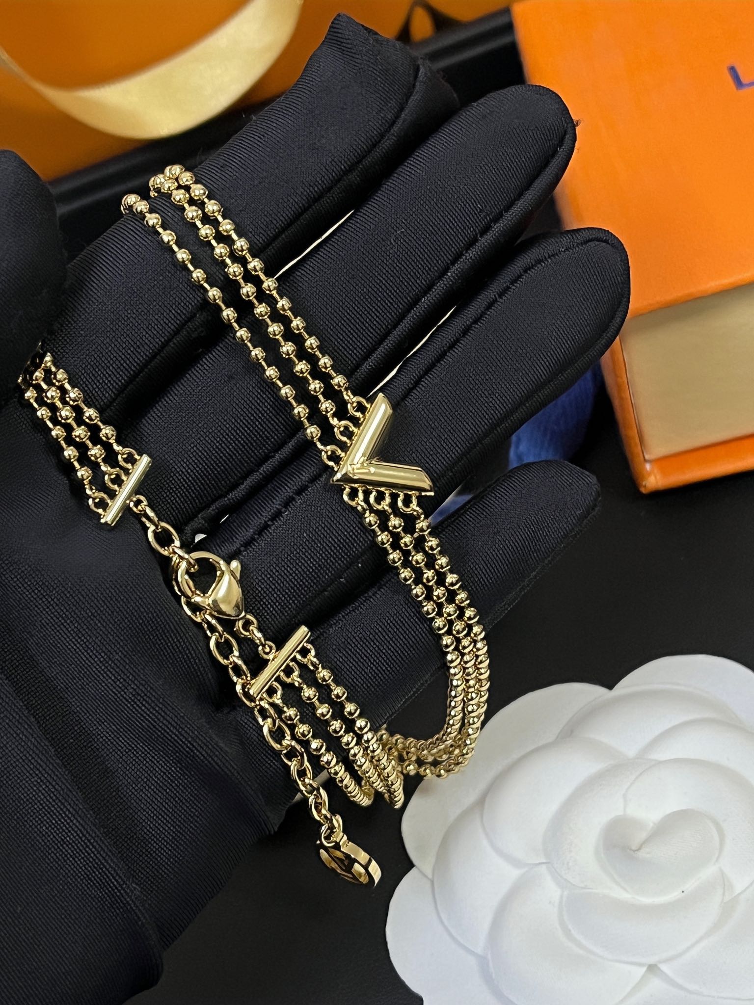 X553  LV Louis vuitton choker necklace