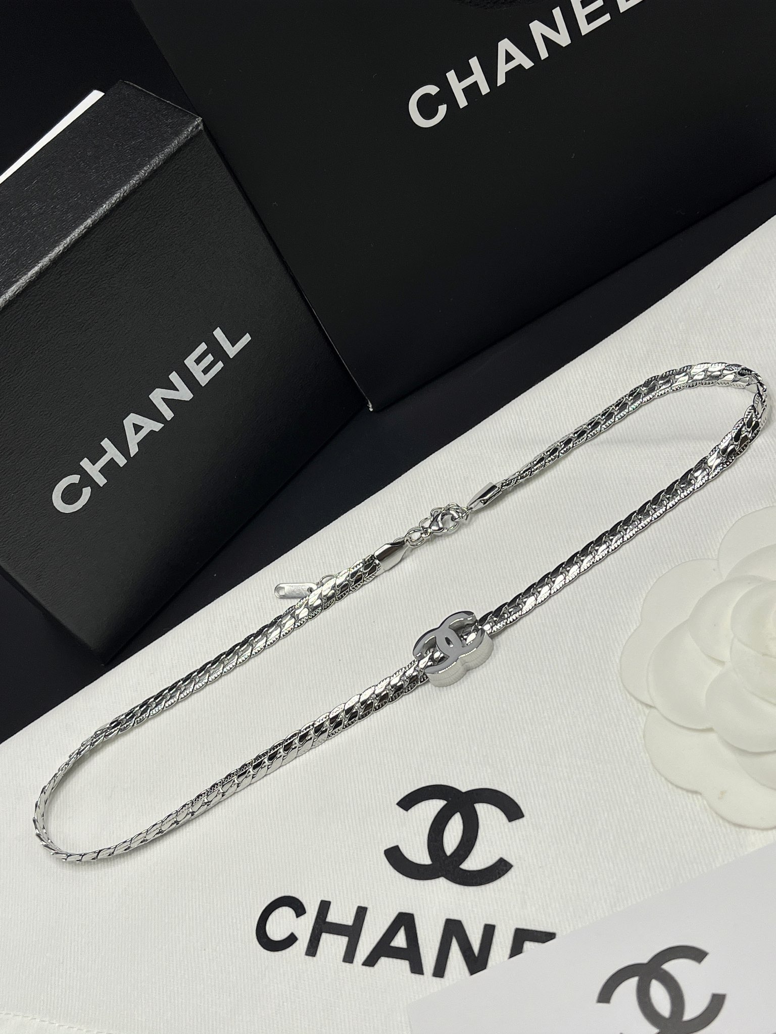 X557 Chanel choker necklace