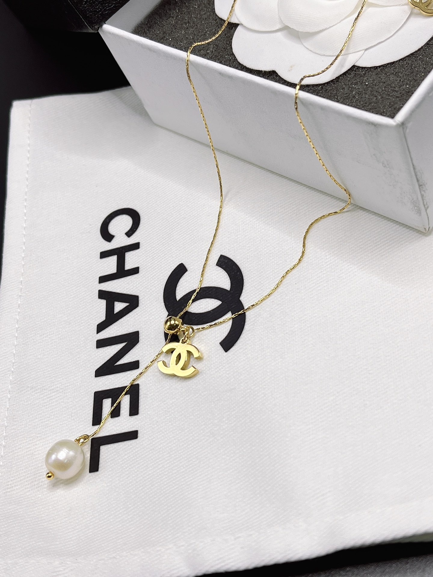 X562 Chanel necklace