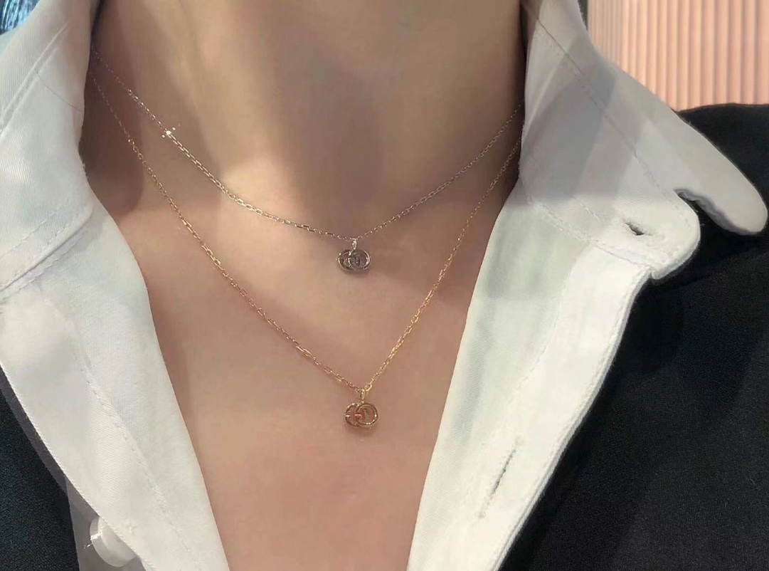 X564 Gucci necklace