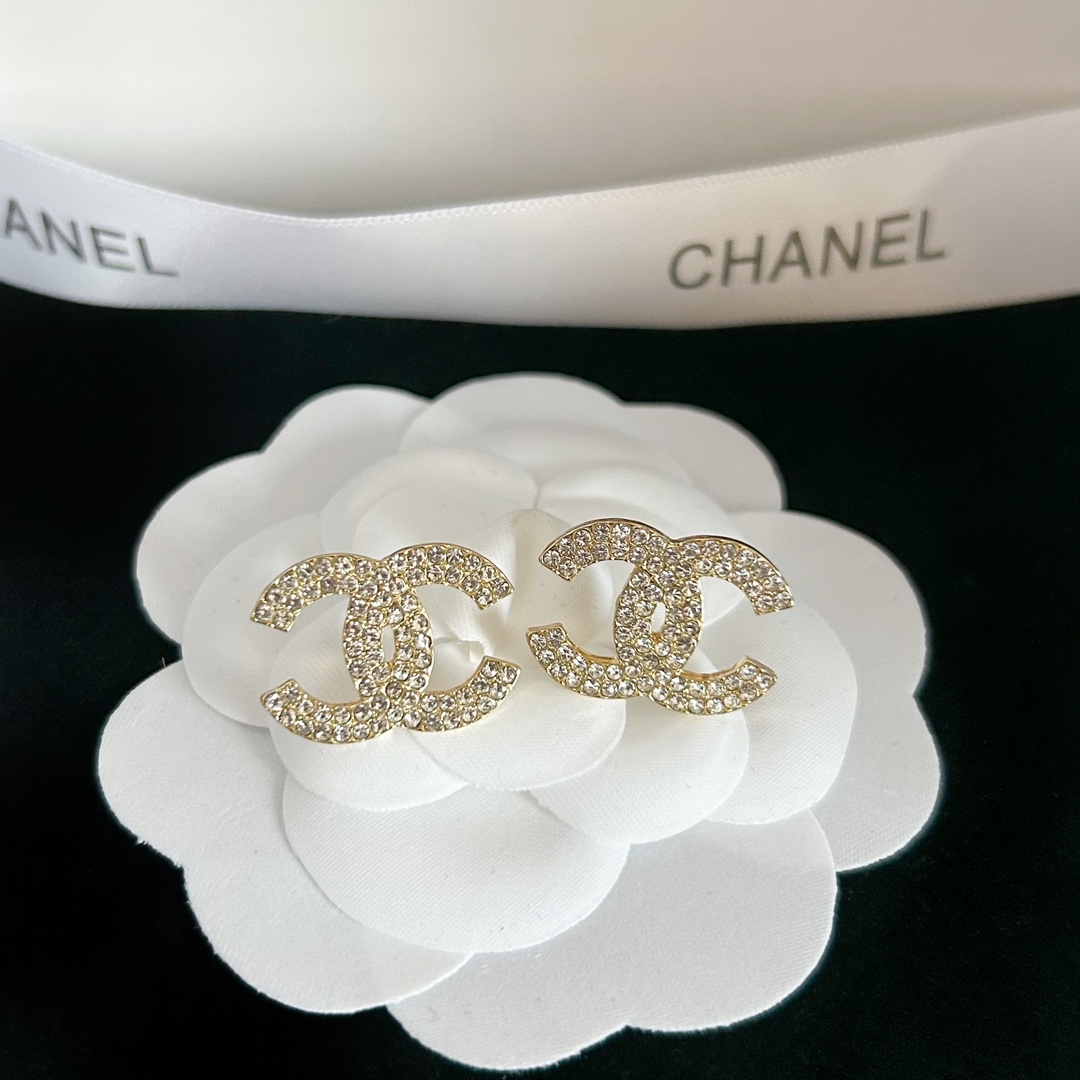 C15 Chanel earring 108436