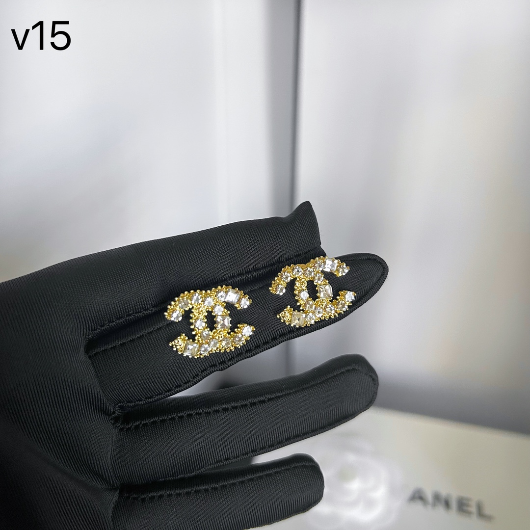 v15 Chanel earrings