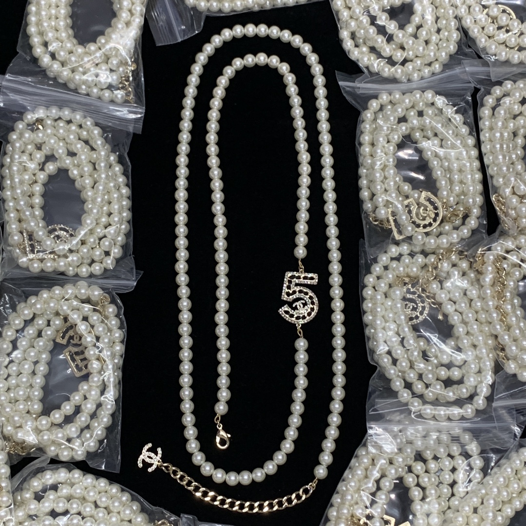 Chanel NO5 Pearls waist chain 113031