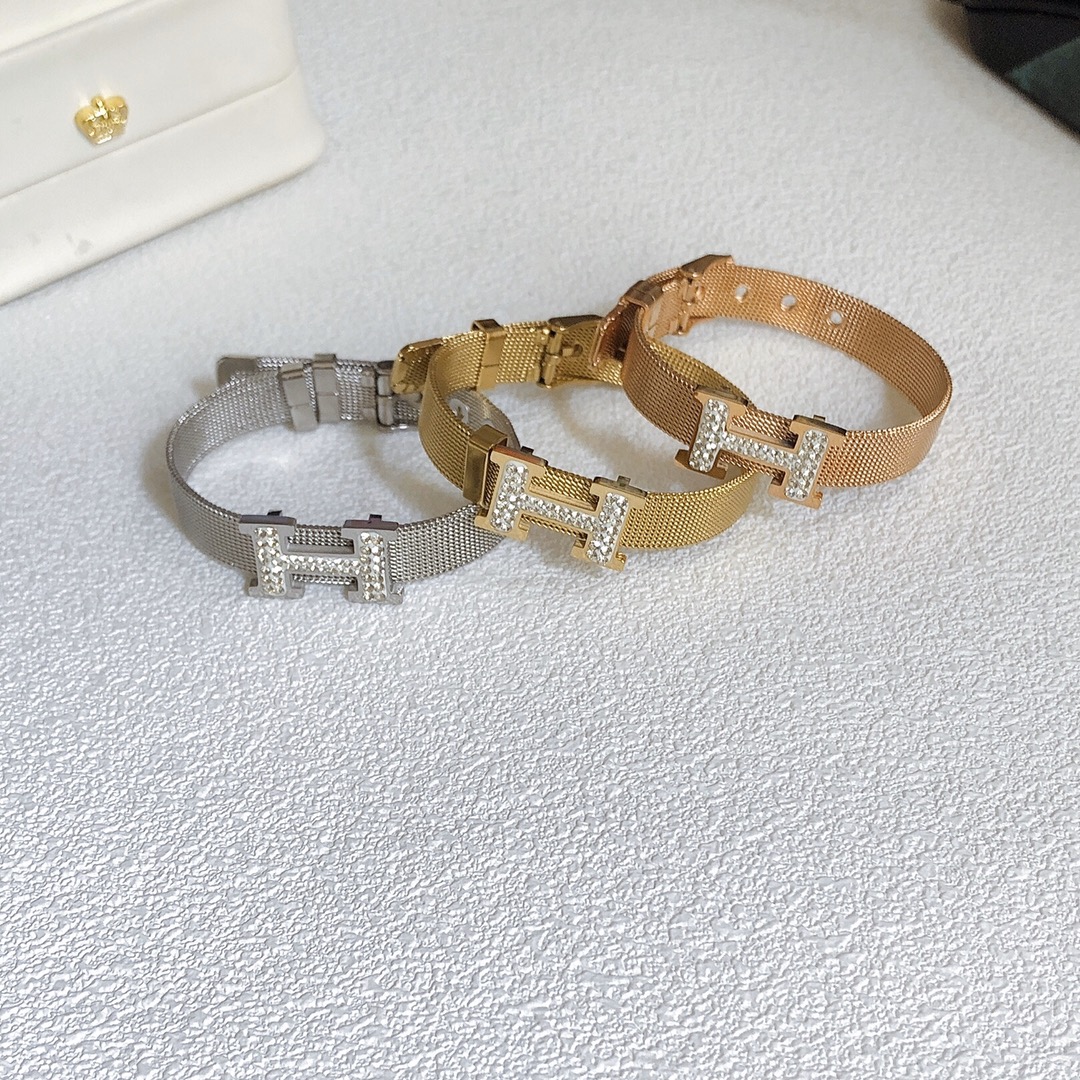 Hermes H bracelet 113081