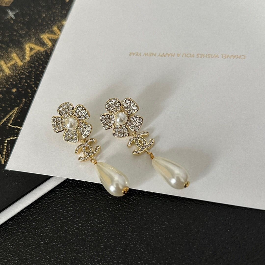 Chanel earrings 113047