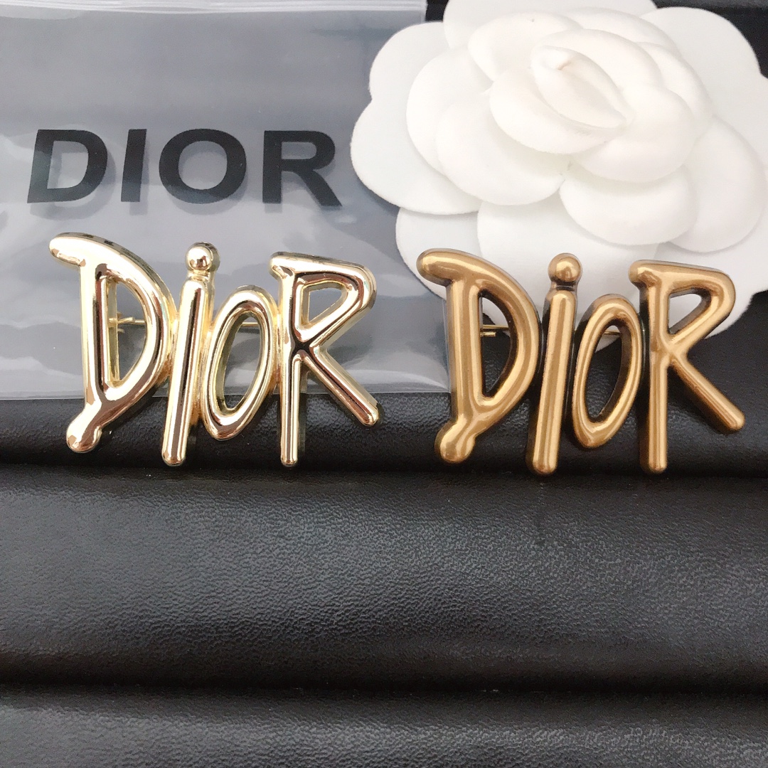 Dior brooch 113056