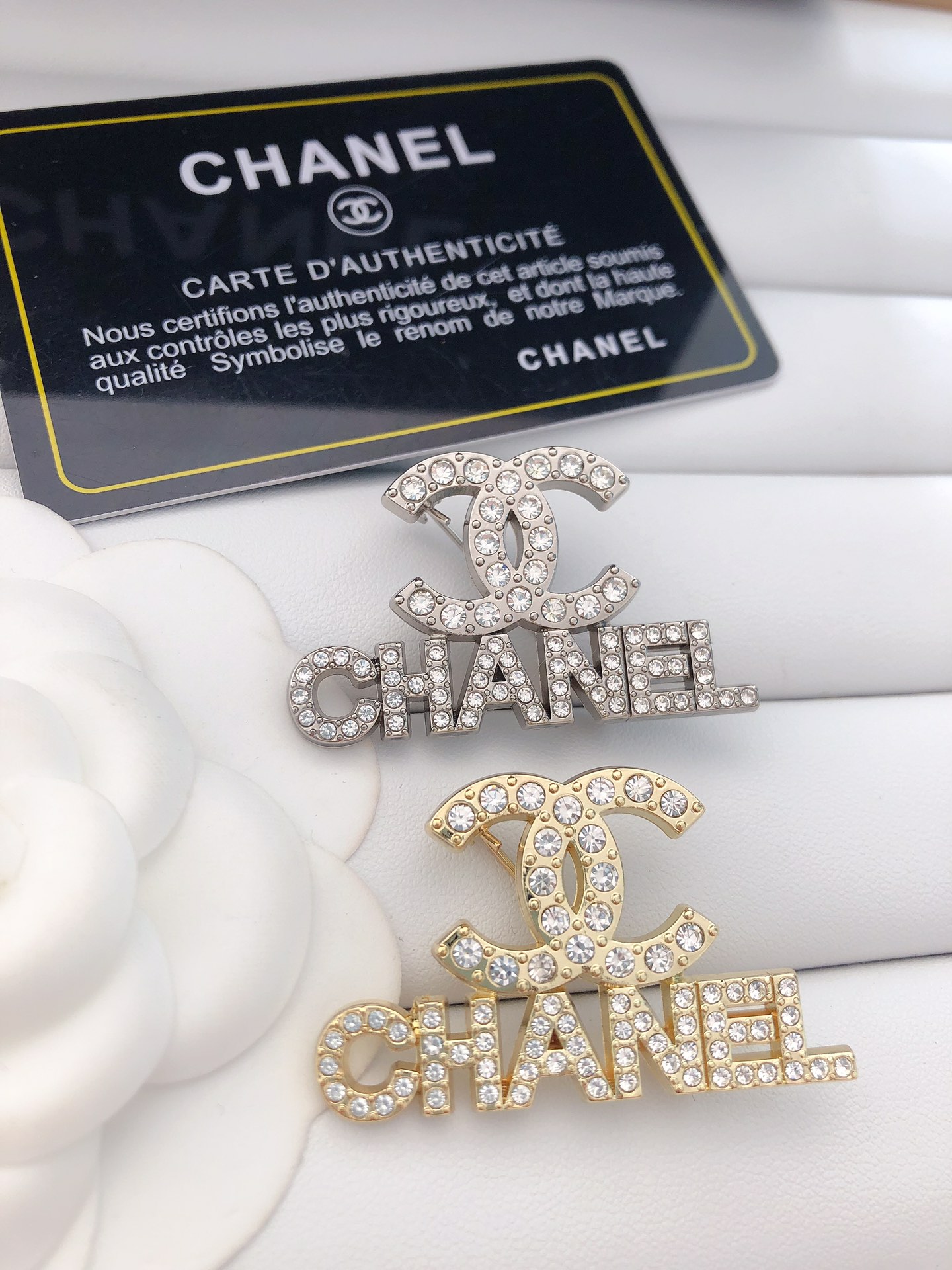 Chanel brooch 113049