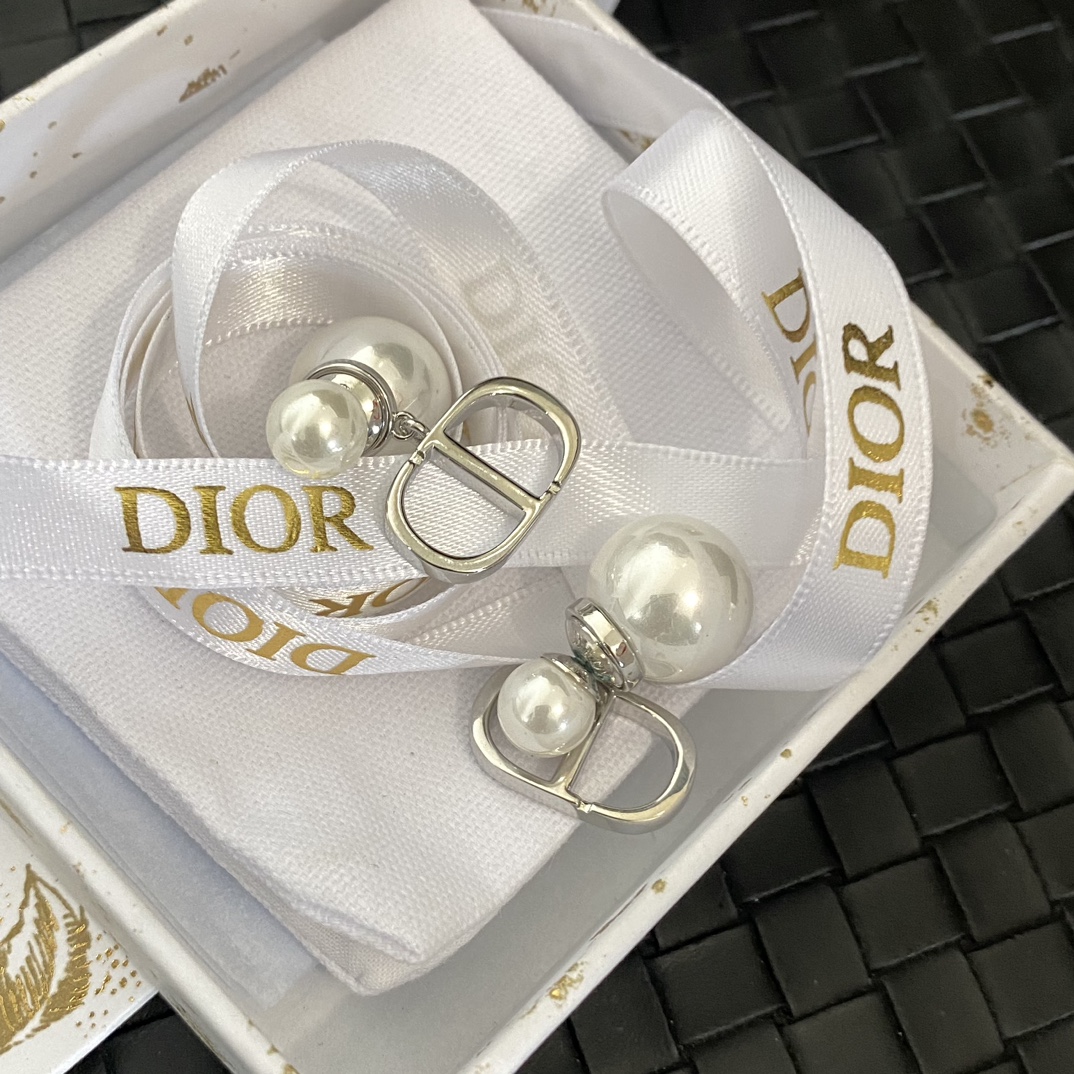 A1527 Dior silver earrings