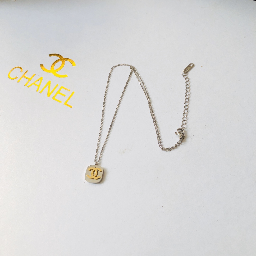 Chanel necklace 113135