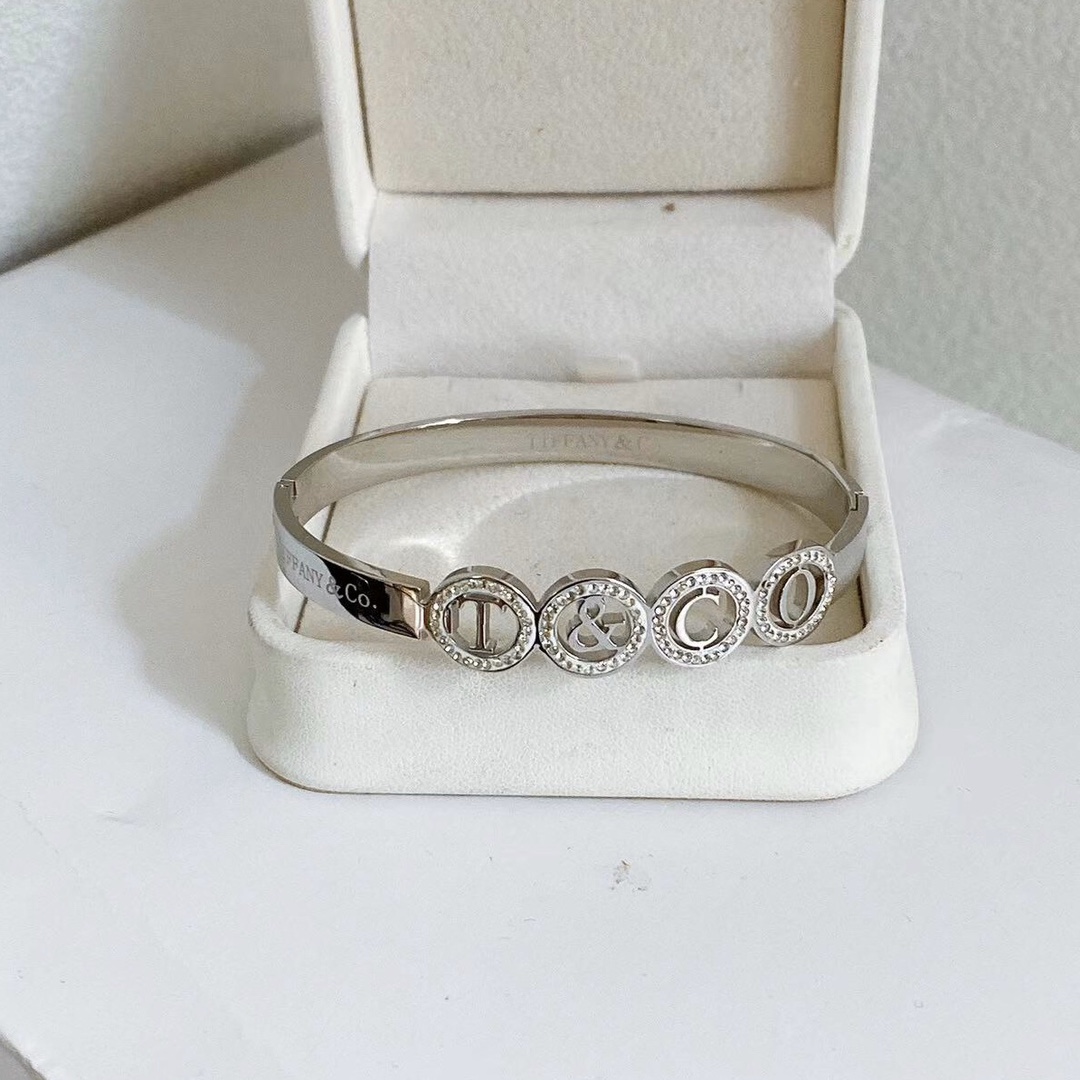 Tiffany co bracelet 113132