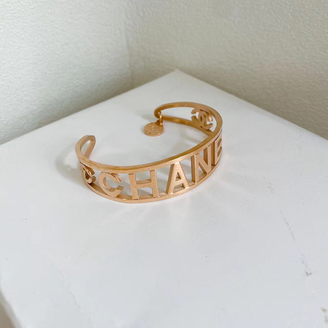 Chanel bracelet 113131