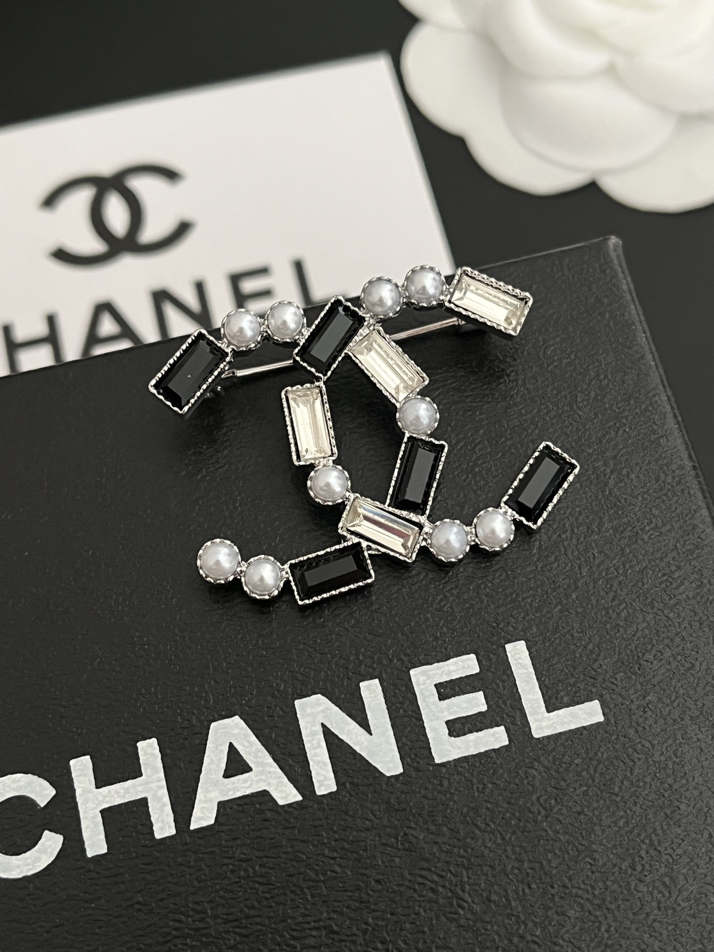 D156 Chanel brooch