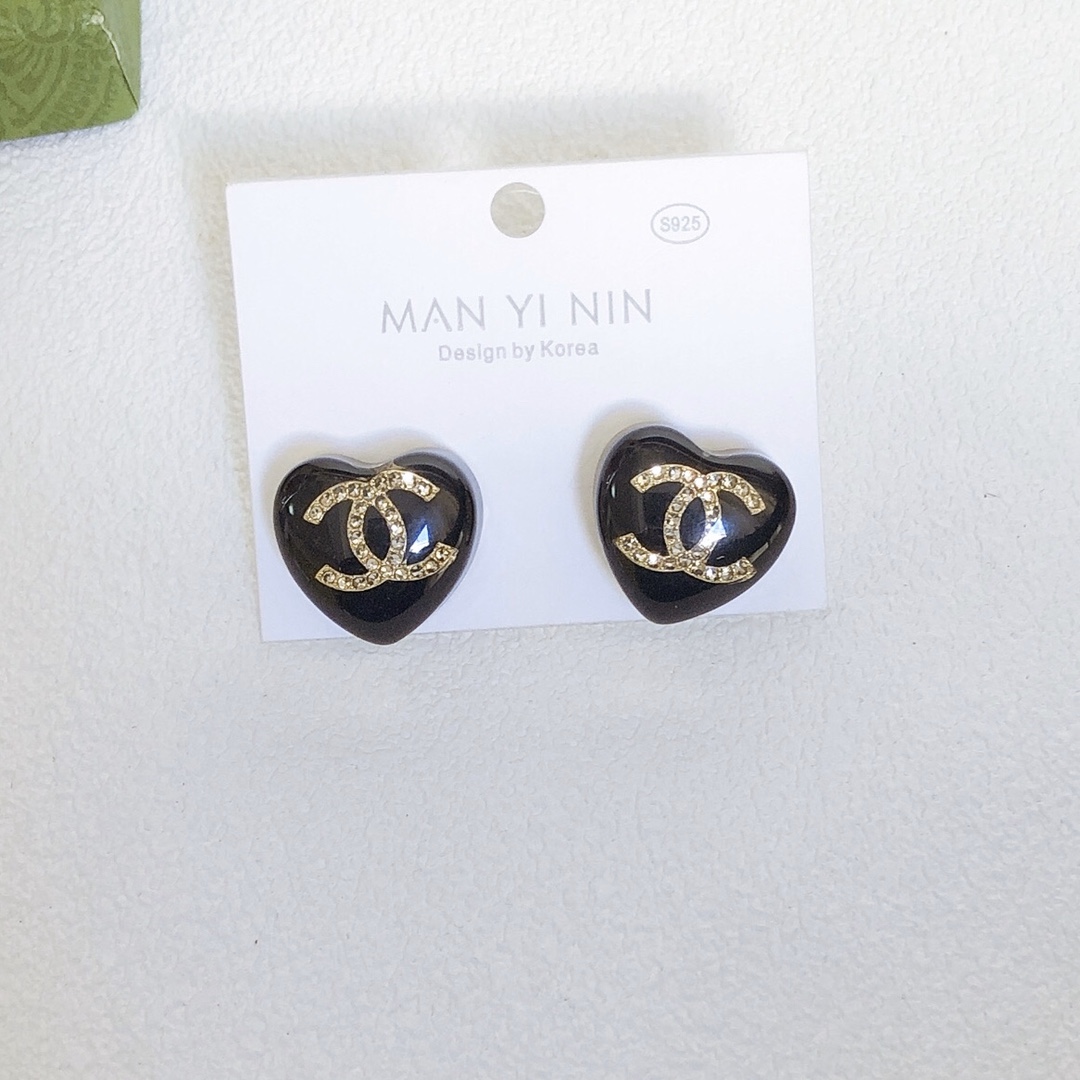 Chanel heart earrings 113206