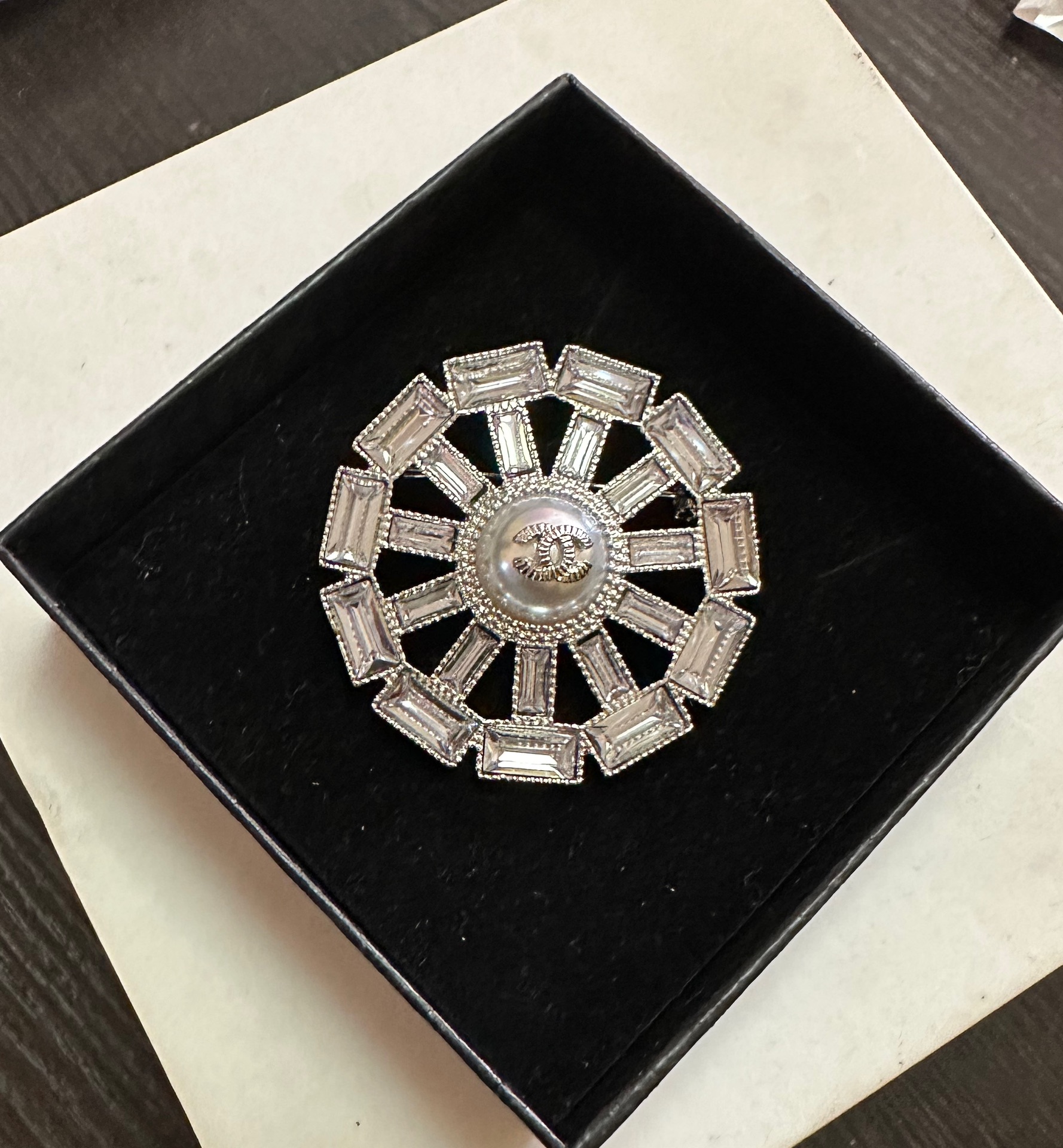 Chanel brooch 113345