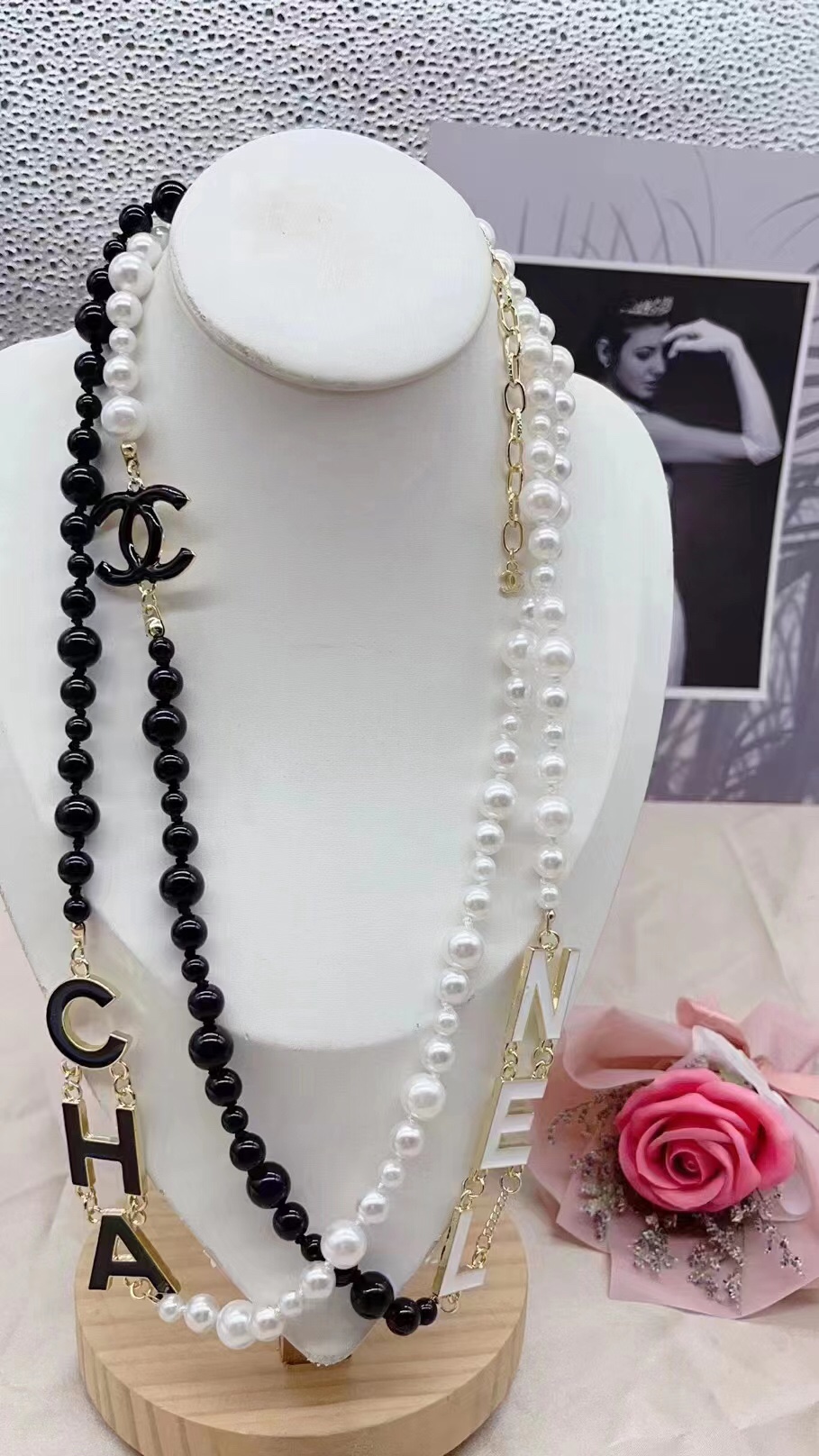Chanel long necklace 113337