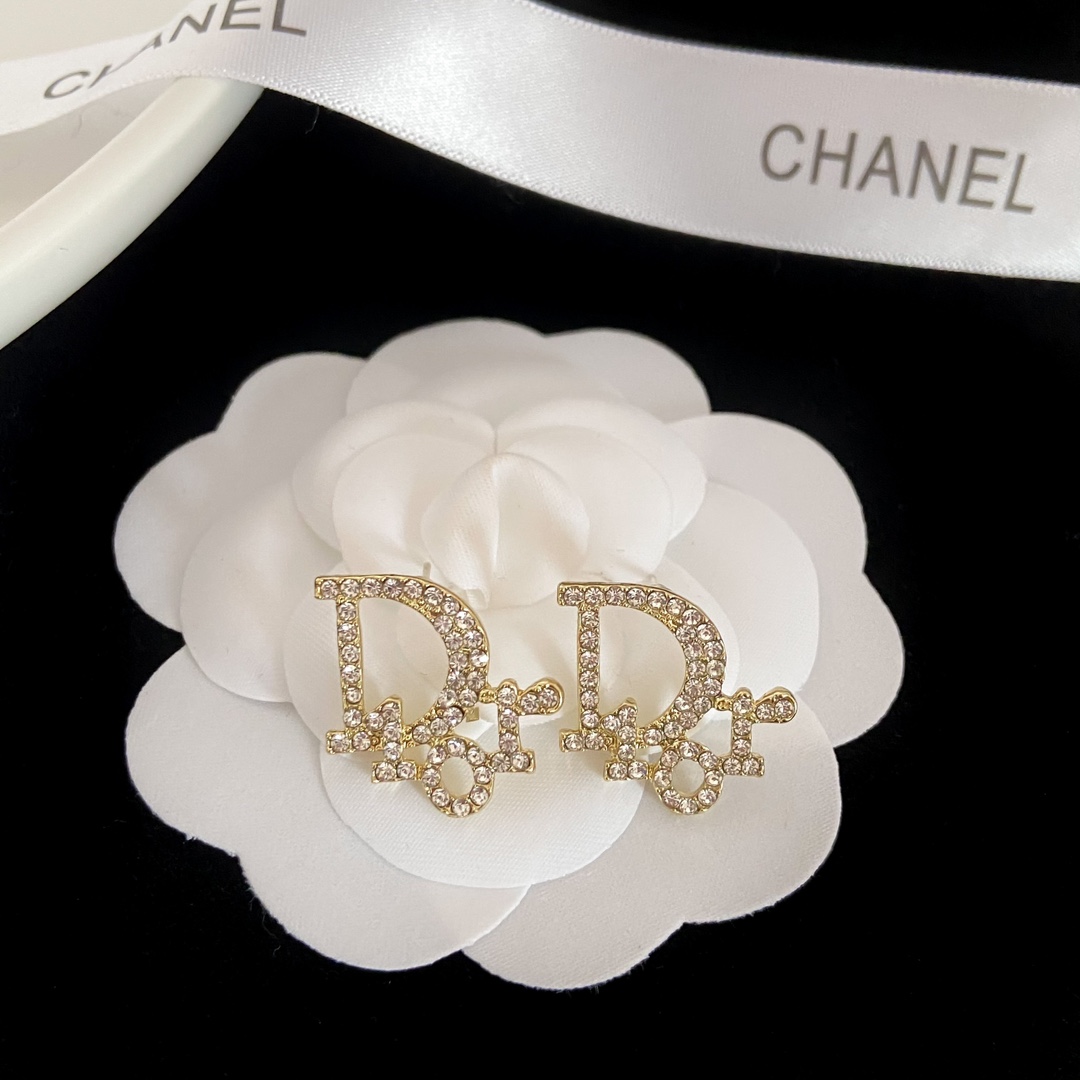 d30 Dior earrings
