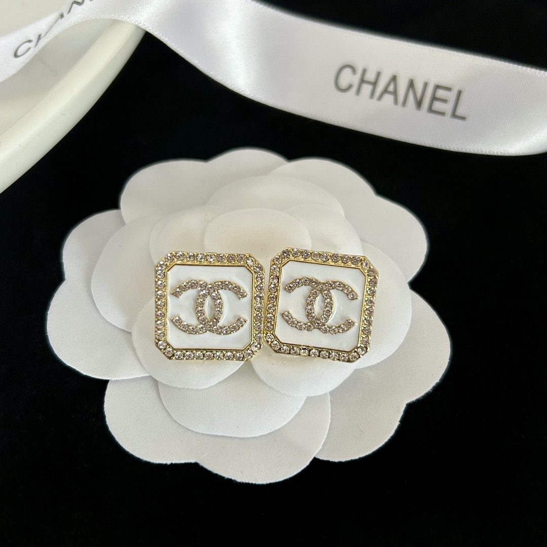 d26 Chanel earrings