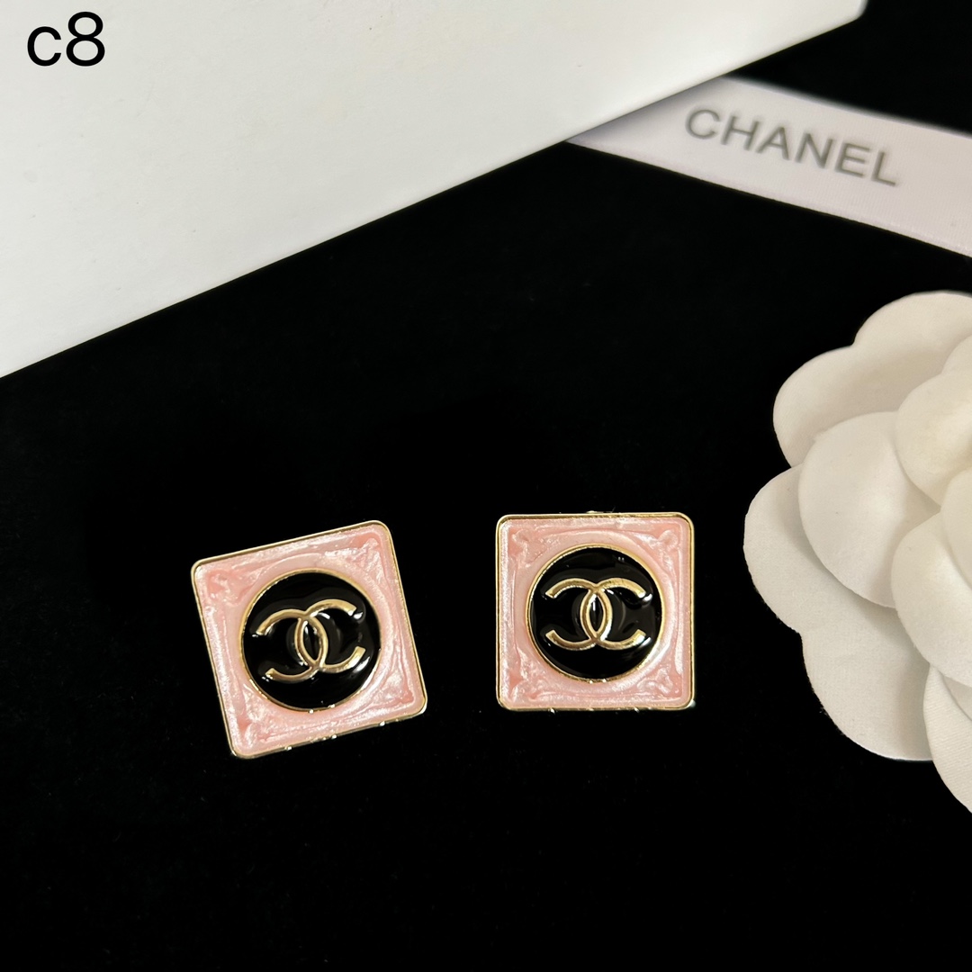 c8 Chanel square earrings