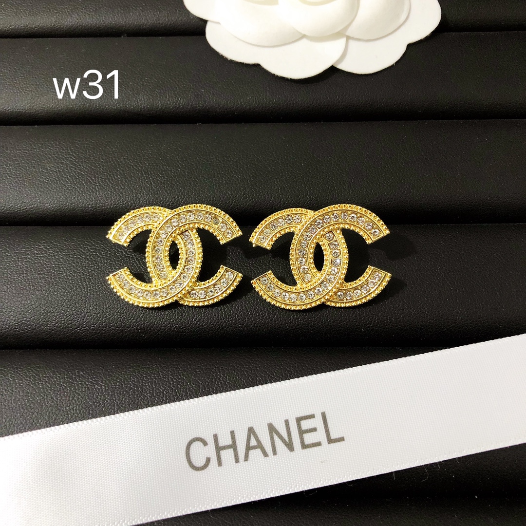 w31 Chanel CC earrings