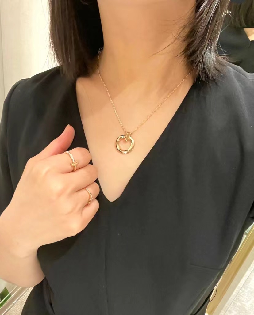 X573 Tiffany necklace