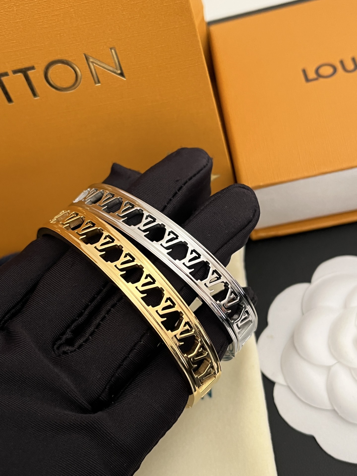 S372 LV Louis vuitton bracelet
