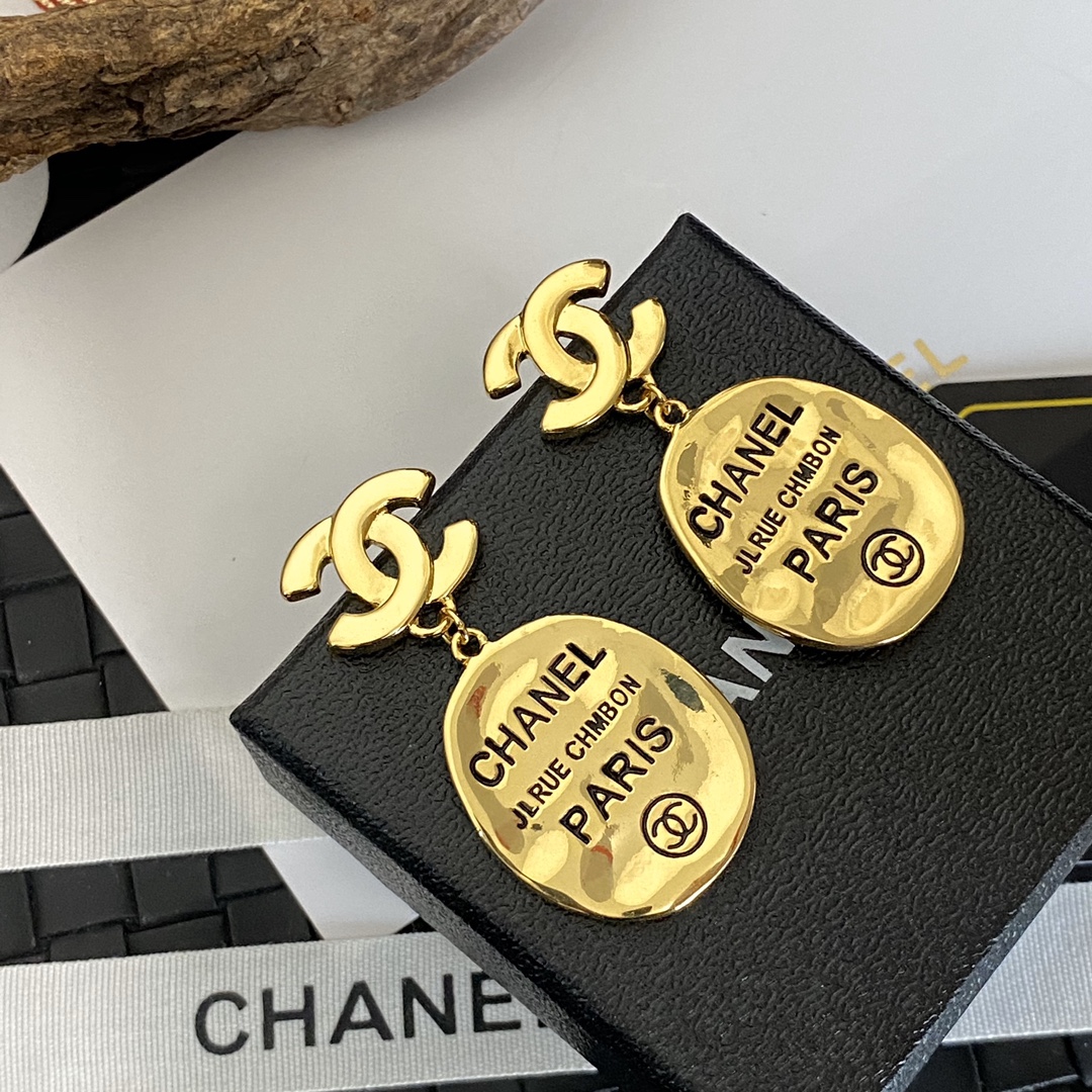 A1120 Chanel vintage earrings